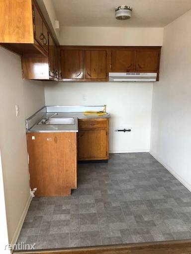 Main picture of 54-78 Temple Ave