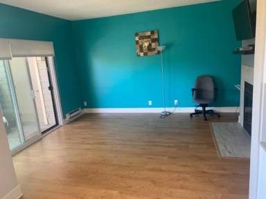 Main picture of 12 Lakeshore Ct