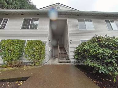 Main picture of 325 SE Lilly Ave