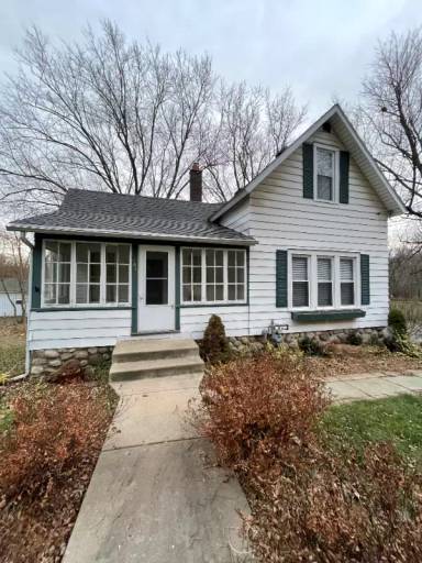 Main picture of 161 W Main St