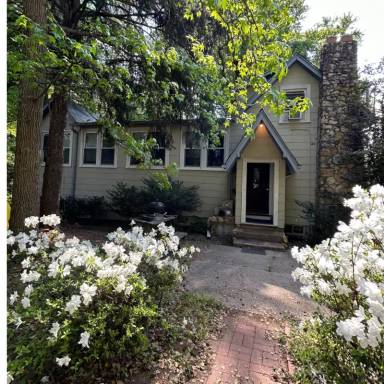 Main picture of 9800 Franklin Ave
