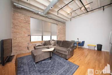 Main picture of 100 S Ashland Ave