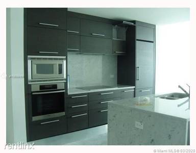 Main picture of 900 Biscayne Bay Condos