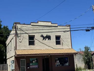 Main picture of 407 S Mount Shasta Blvd