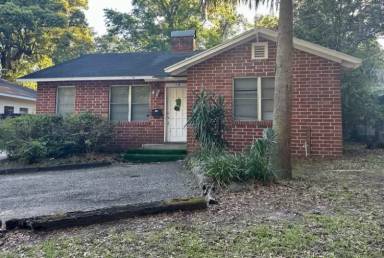 Main picture of 115 NW 21st St