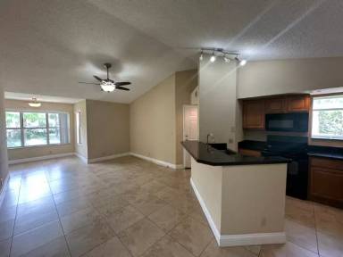 Main picture of 3460 Pinewalk Dr N