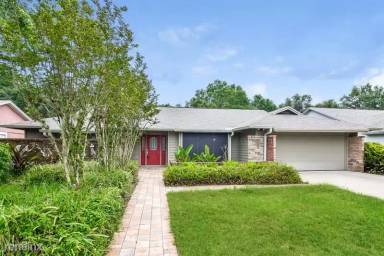 Main picture of 15803 Hampton Village Dr