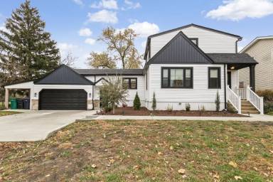 Main picture of 635 E Prairie Ave