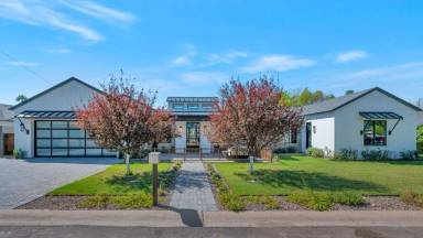 Main picture of 4327 E Indianola Ave