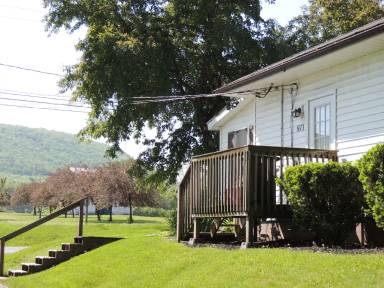 Main picture of 973 W College Ave