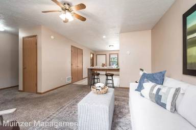 Main picture of 421 S Chauncey Ave