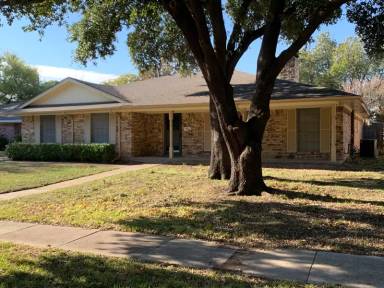 Main picture of 2421 Douglas Ave