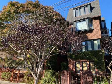 Main picture of 2462 Broadway St