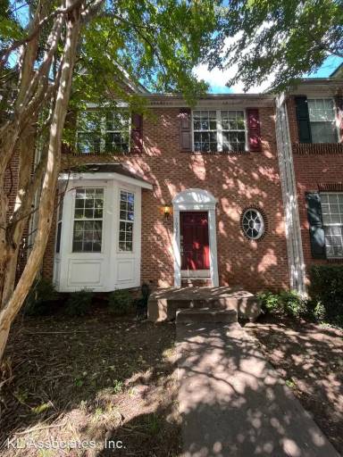Main picture of 10004 Juniper Dr