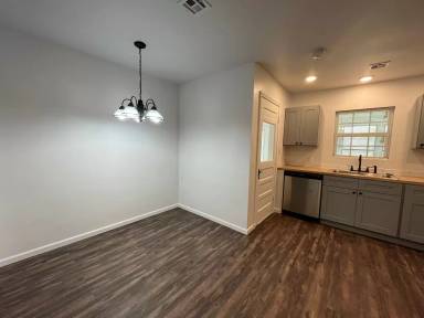 Main picture of 815 N Gary Pl