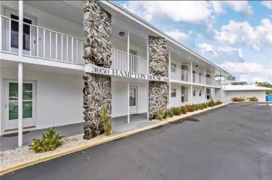Main picture of 3950 Roxane Blvd