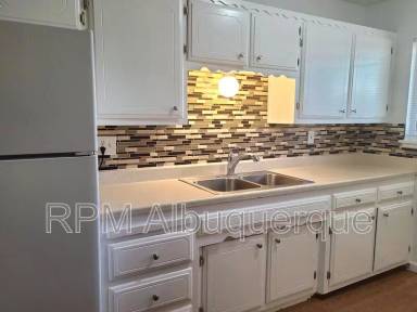 Main picture of 139 General Arnold St NE