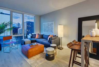 Main picture of 1142 N Wells St