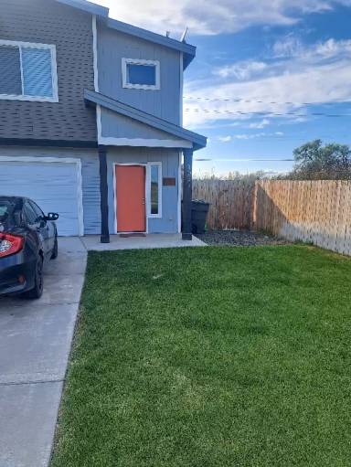 Main picture of 1023 NE Emerald Dr