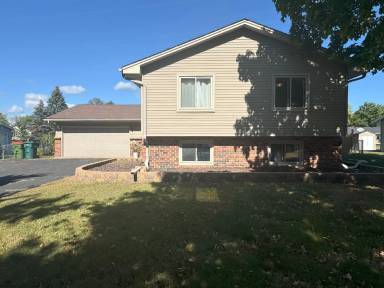 Main picture of 1041 127th Ave NE