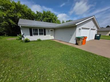 Main picture of 2102 Mittelstadt Ln