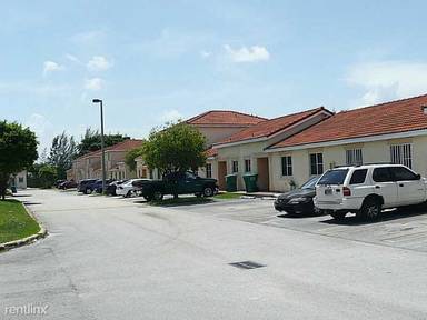 Main picture of 420 NW 114th Ave