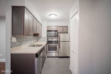 Main picture of 452 W Oakdale Ave