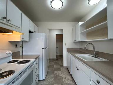 Main picture of 7825 NE Sandy Blvd