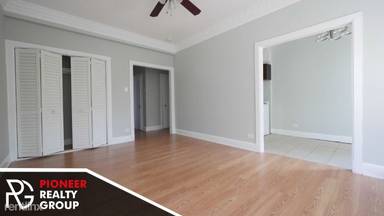 Main picture of 3831 N Fremont St