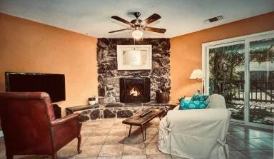 Main picture of 3300 Canoe Pl
