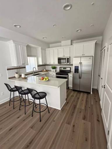 Main picture of 5133 1/2 Maplewood Ave