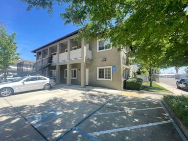 Main picture of 921 Featherside Way