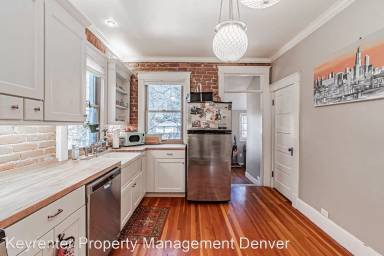 Main picture of 1628 Cook St