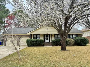 Main picture of 2504 Dearborne Rd