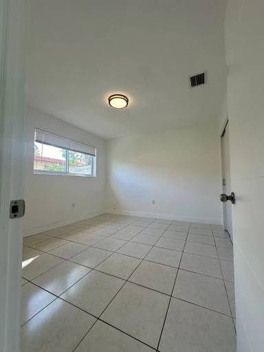 Main picture of 1920 NW 29th St