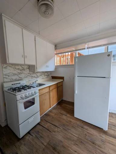 Main picture of 605 E Myrtle St
