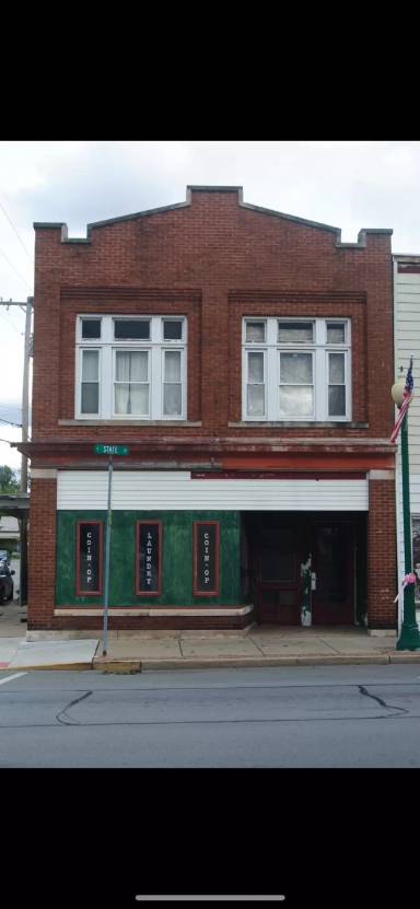 Main picture of 102 S State St