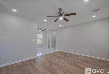 Main picture of 12210 Palmbeach St
