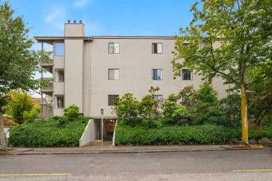 Main picture of 4911 Fremont Ave N