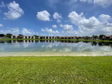 Main picture of 500 W Park Dr