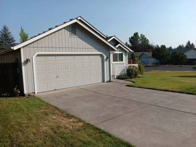 Main picture of 3092 NE Tahoe Ct