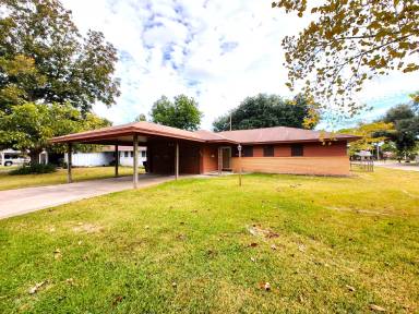 Main picture of 1619 Avenue G