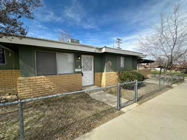 Main picture of 605 4th St