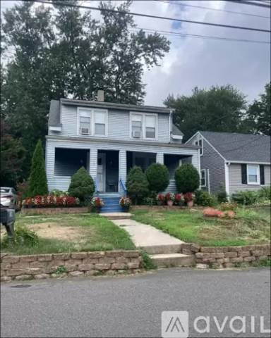 Main picture of 124 Hansen Ave