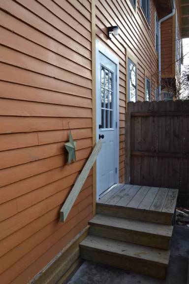 Main picture of 318 W Clinton St