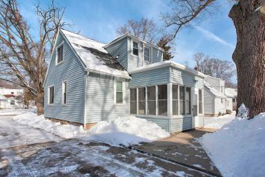 Main picture of 96 Vanderveen Ave