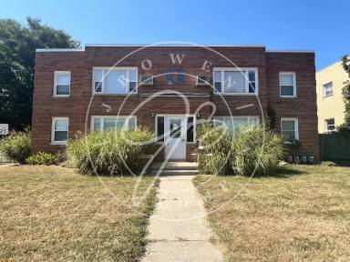 Main picture of 4233 Lewis Ave