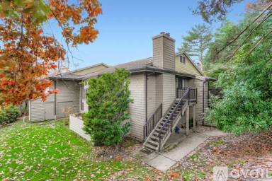 Main picture of 77 Galen St