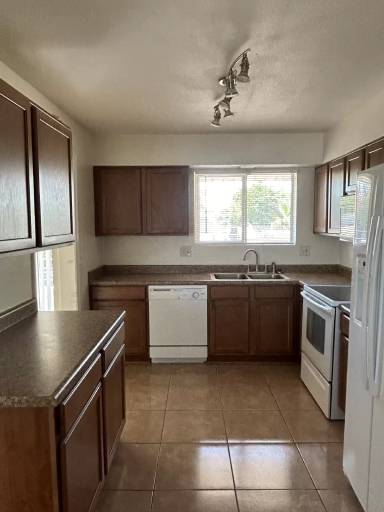 Main picture of 11430 N Capri Dr