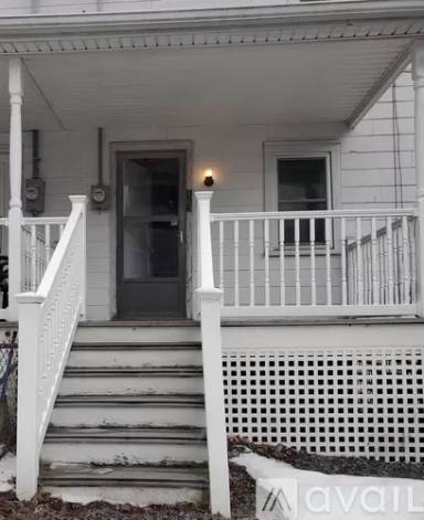 Main picture of 163 1 St